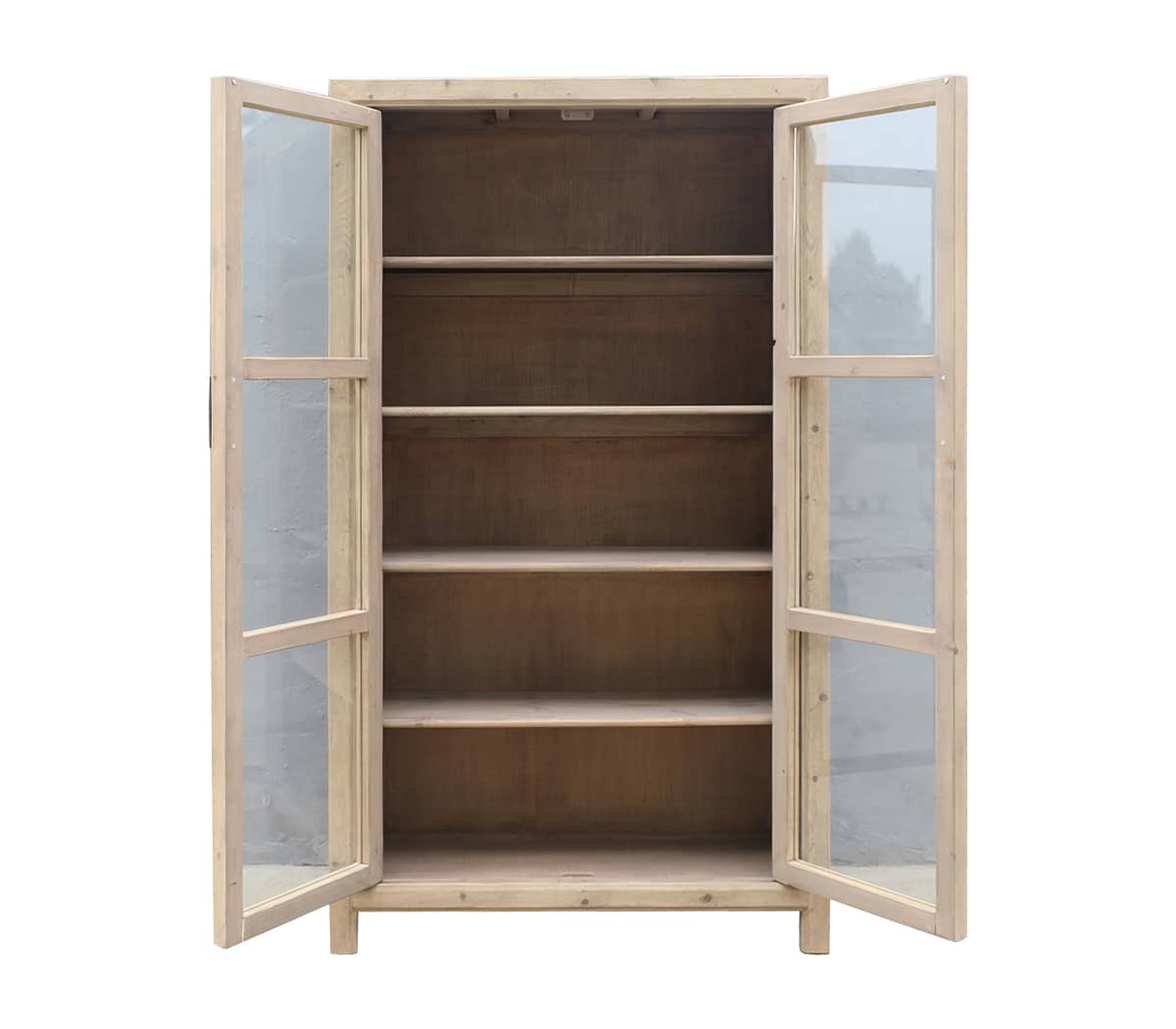 Houten-vitrinekast-met-2-deuren-met-glas