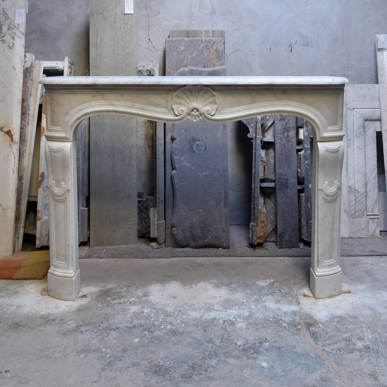 Antieke-Carrara-marmer-Louis-XV-ombouwschouw