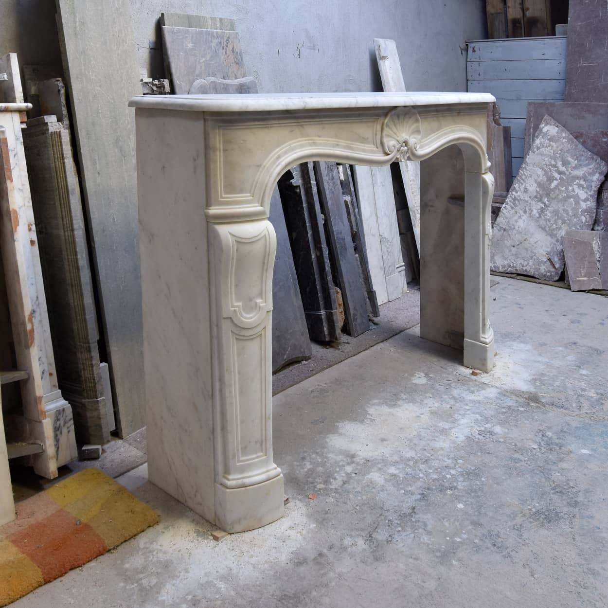 Antieke-Carrara-marmer-Louis-XV-ombouwschouw